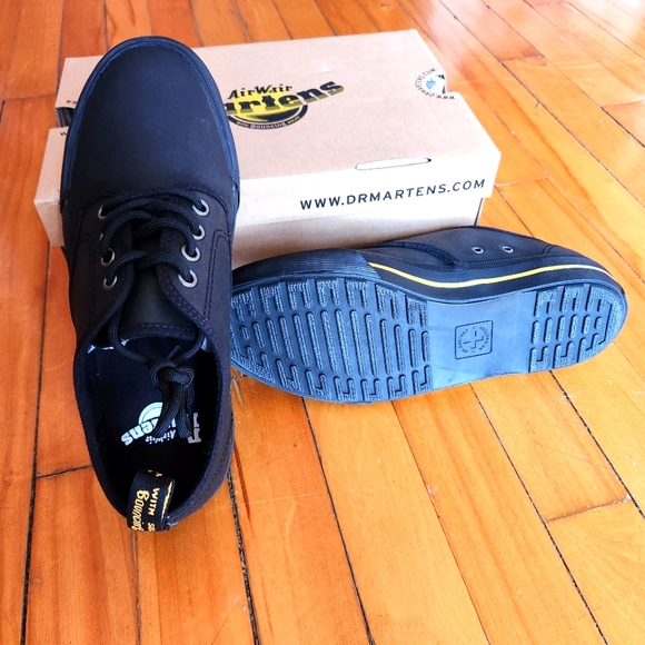 Dr. MARTENS Original unisex new shoes - Picture 1 of 9